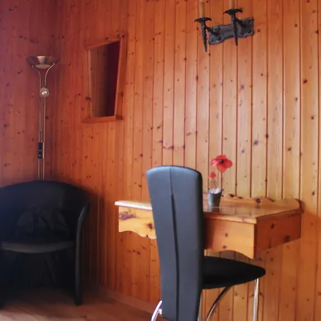 Le Petit Paradis Кран-Монтана